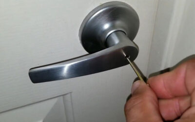 How to Unlock a Bedroom Door with a Pinhole: 4 Steps for Unlock and Emergency Lockout Tips